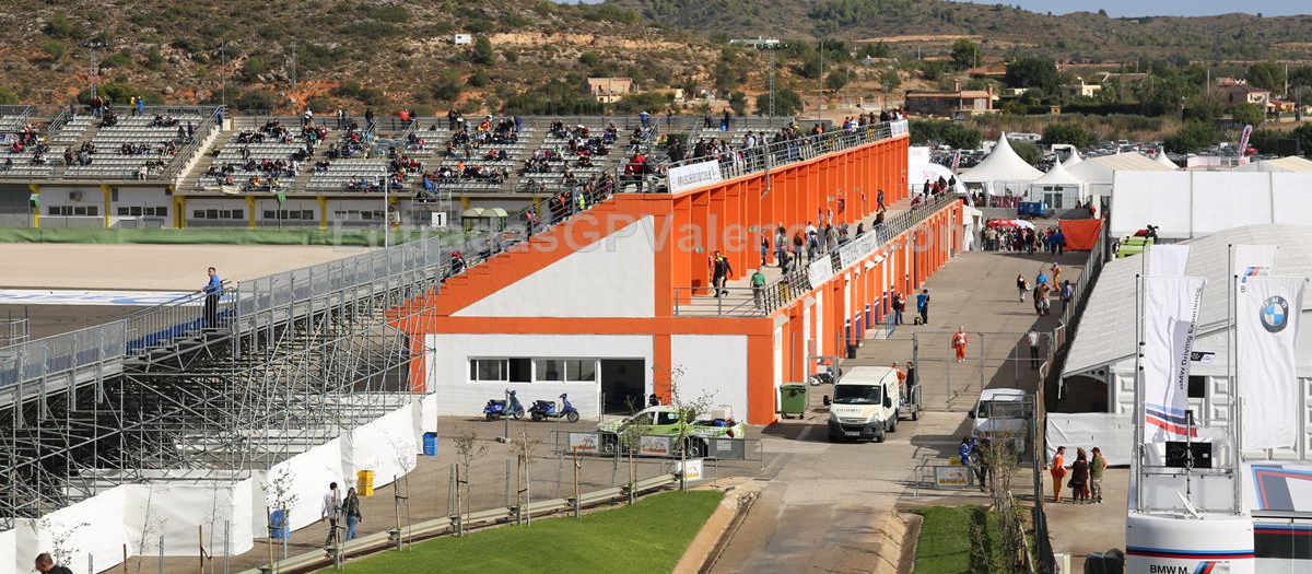 Tribune Orange MotoGP Valence